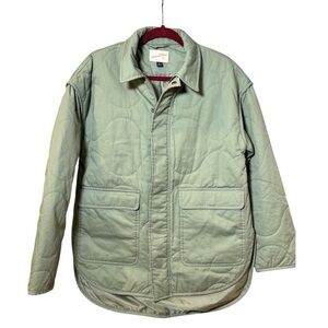 Light Sage Green Quilted Jacket size M
IN EXCELLENT CONDITION